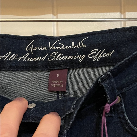 Gloria Vanderbilt Dark Blue Amanda Capri size 6  Jeans - Picture 5 of 7